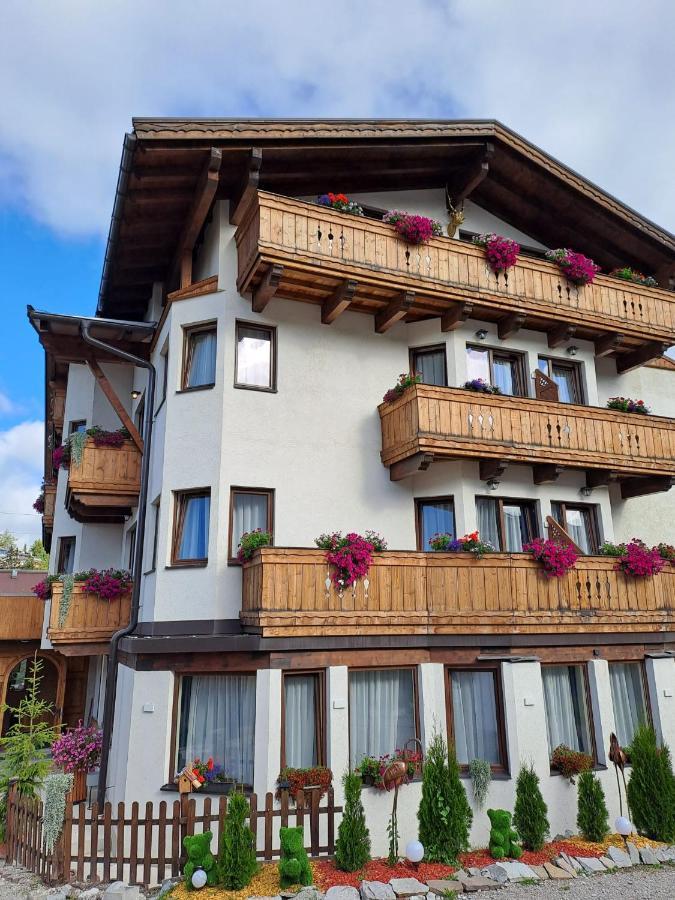 Villa Zwei Hirsche Seefeld in Tirol Exterior foto